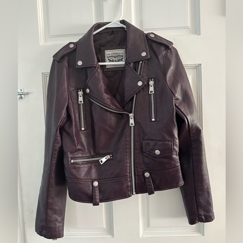 Levi’s Vegan Leather asymmetrical motorcycle jacket burgundy Small
